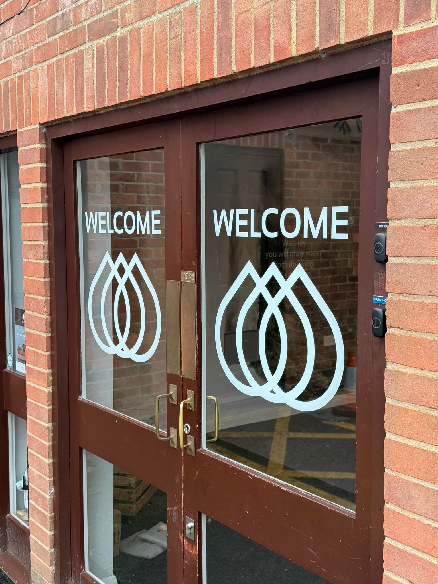 Exterior window graphics